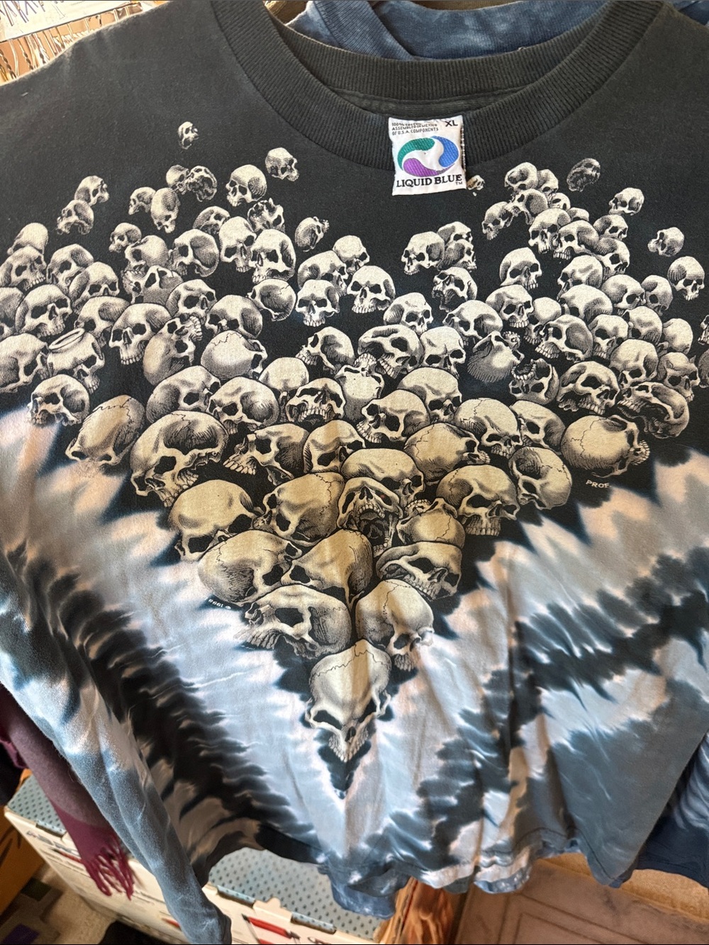 Liquid Blue Tie-Dye Skull Heart Tee - Black & Cream size XL
